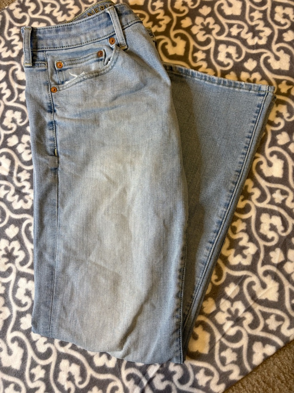 Light Wash Classic Denim Jeans American Eagle